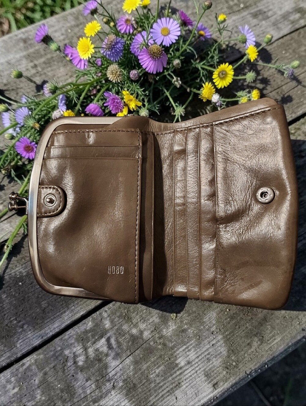HOBO Lauren Vintage Kisslock Clutch Wallet In Olive Green - Picture 2 of 6